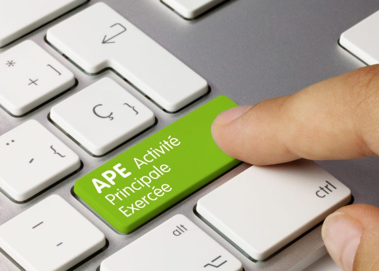 AdobeStock_232127997_code_APE